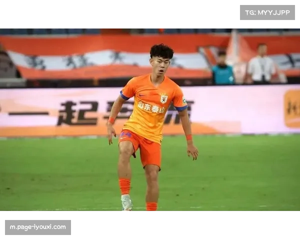 青岛西海岸防守球员未出现拉拽 主裁结合画面细节定案